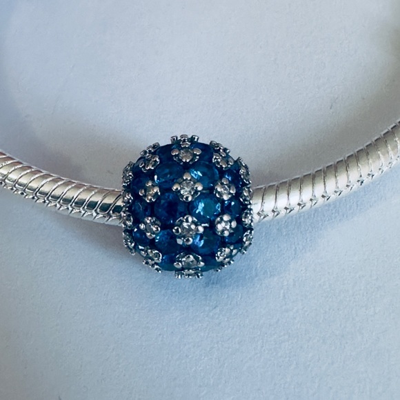 NEW Authentic Pandora Sparking Blue Pave Round Charm / Pandora Bracelet - Picture 6 of 11